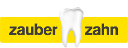 Logo der Zahnarztpraxis Zauberzahn mit stilisiertem Zahn zwischen den Schriftzügen auf einem gelben Streifen.